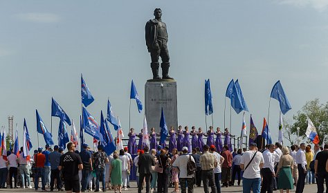 Митинг-концерт в поддержку Президента РФ прошел в Оренбурге